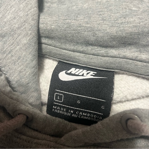 Nike Women’s Large Gray Classic Hoodie - Picture 3 of 4